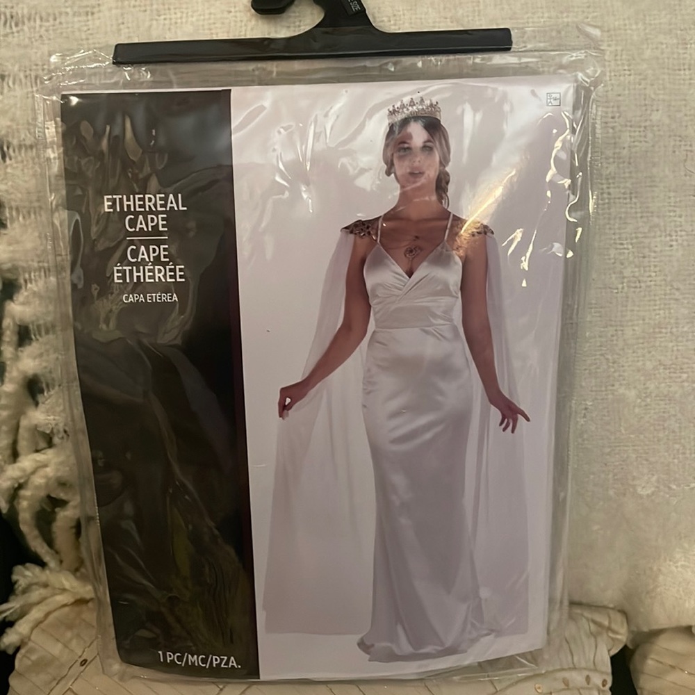 Suit Yourself Costume Co.Ethereal White Cape W/Embellishments.NWT🔺FIRM🔺